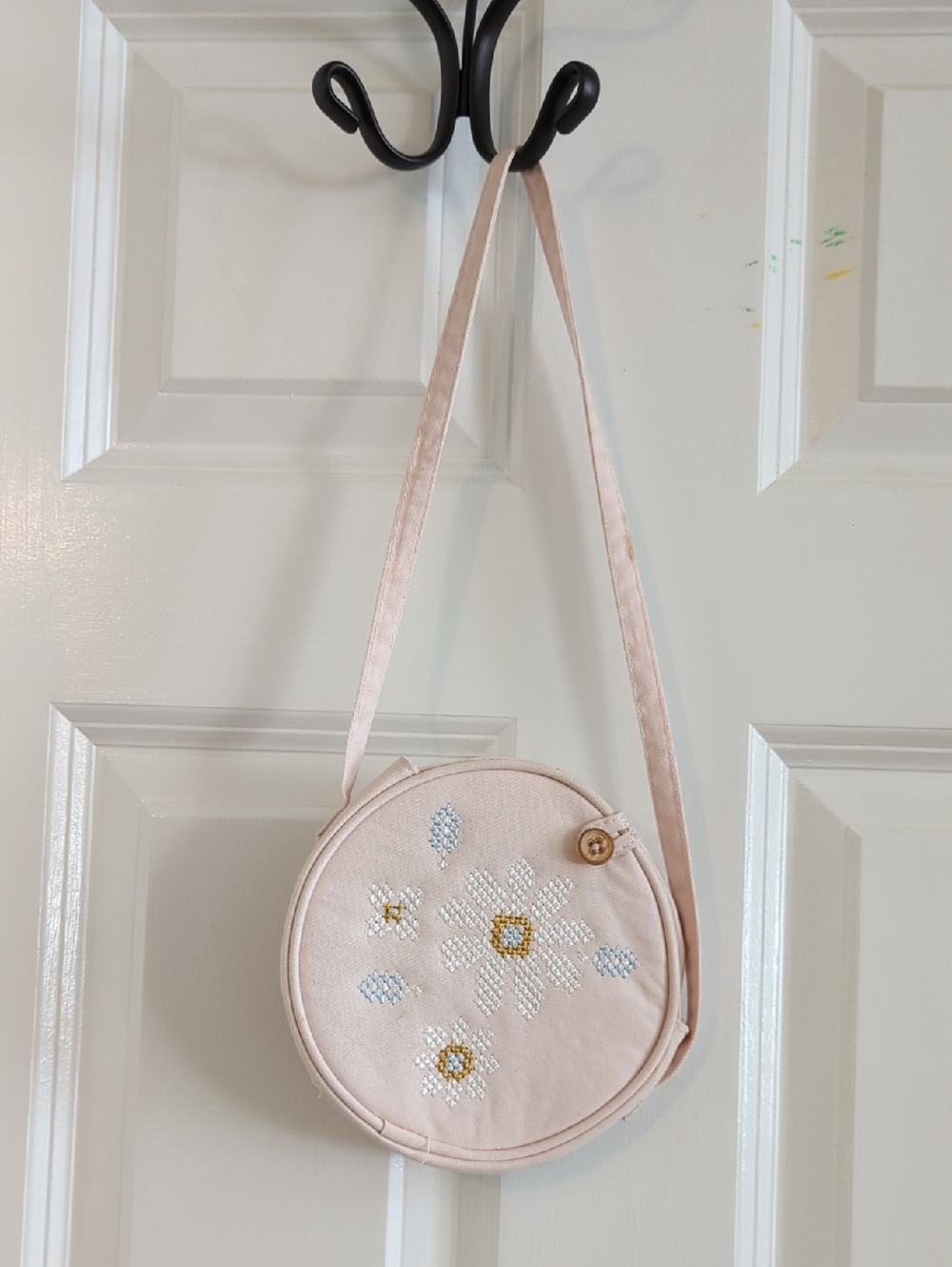 Toddler Round Crossbody Bag with Embroidered Floral Motif in Light Pink